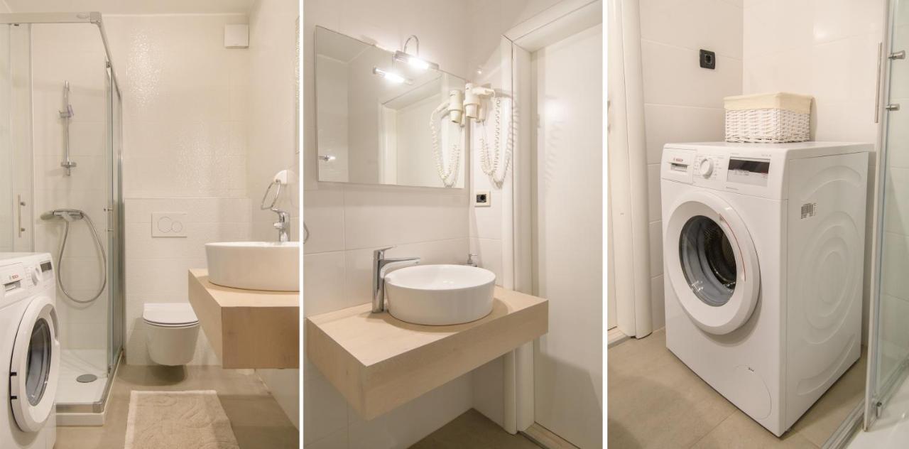 Apartments Dora Porec Bagian luar foto